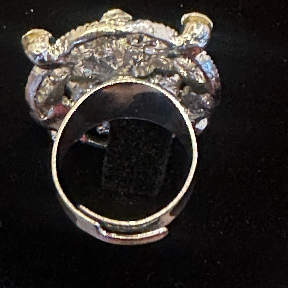 Very pretty Rhinestone Ring - Picture 6 of 6